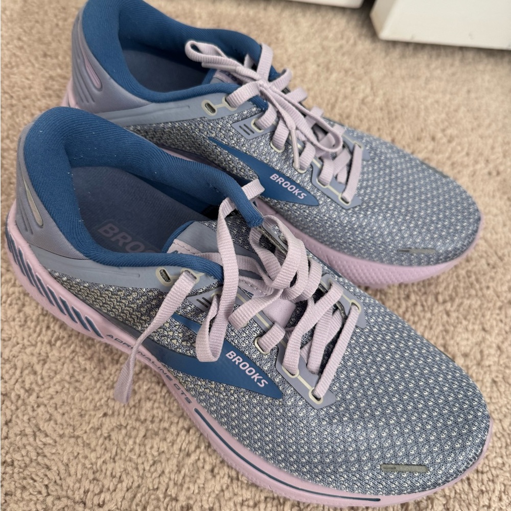 Brooks Women's Adrenaline 22 - Blue and Lavender- size 8 eu39
